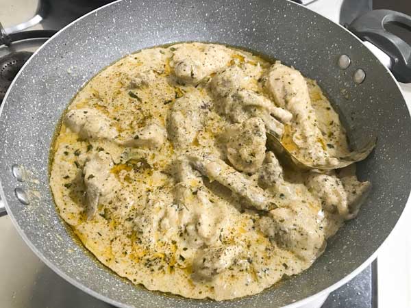 Cooked Chicken Kali Mirch in pan