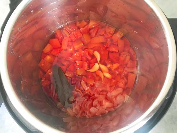 Beet tomato soup mixture resting in instant pot
