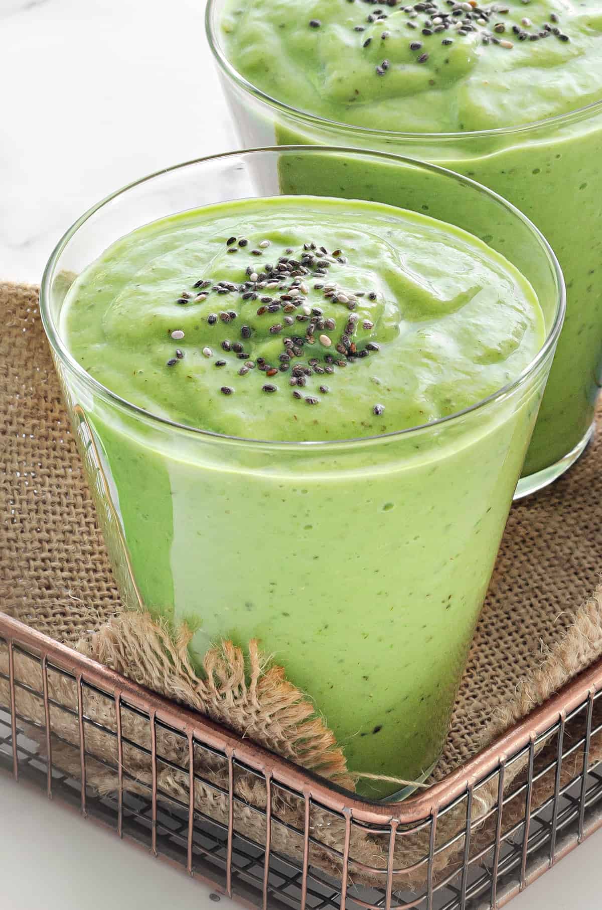 Avocado Smoothie For Weight Loss (With Banana and Spinach) - Go Eat Green