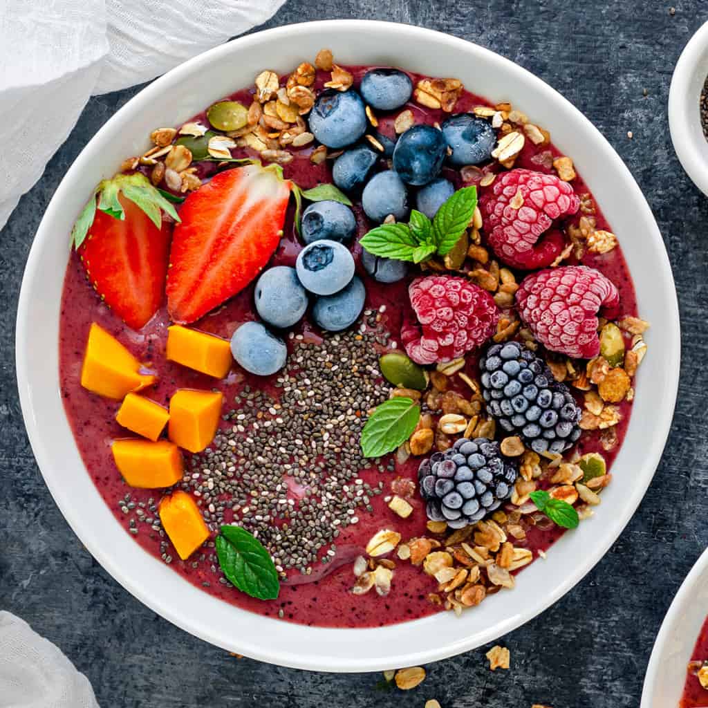 A MustTry Smoothie Bowl Recipe + Topping Ideas Cubes N Juliennes