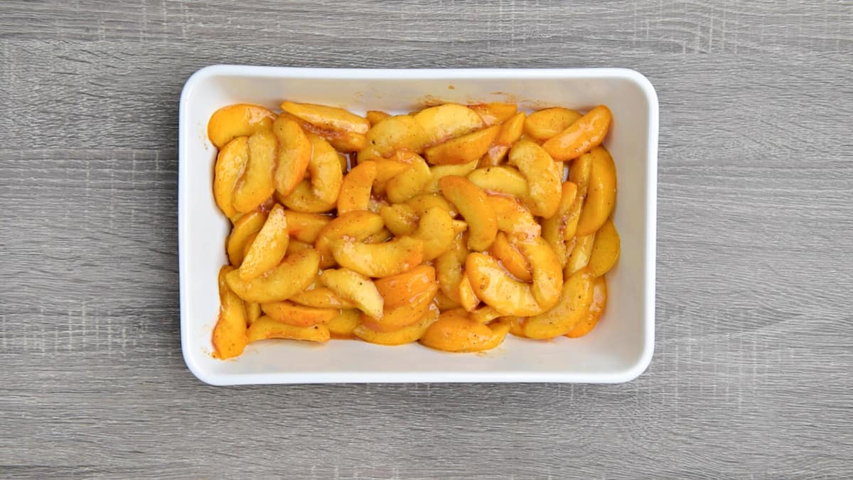 peach filling in base of casserole dish