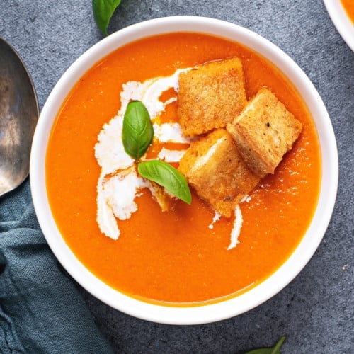 https://www.cubesnjuliennes.com/wp-content/uploads/2022/02/Homemade-Tomato-Soup-Recipe-500x500.jpg